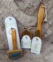 Poppy & Basil - Bamboo Slicker Brush